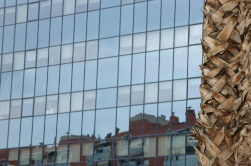 Fotografia de Oscar Lastera Sanchez - Galeria Fotografica: paseo por barcelona - Foto: reflejos