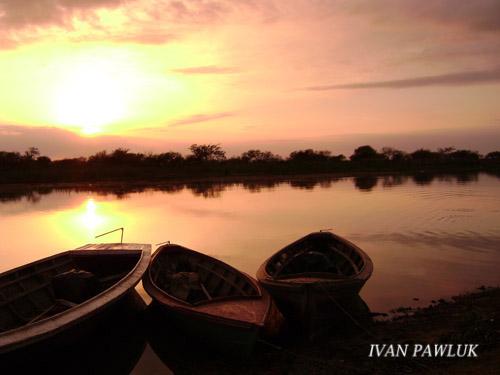 Fotografia de Ivan Pawluk - Galeria Fotografica: RIOS (PARAN) - Foto: SALIENDO EL SOL