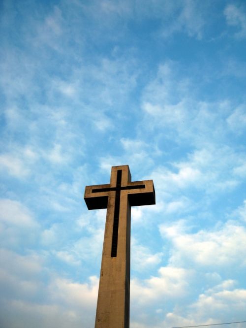 Fotografia de Aninimus - Galeria Fotografica: paisajes - Foto: cruz de catedral de chillan