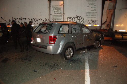 Fotografia de Leo Gonzlez - Galeria Fotografica: ataque a secretaria de Seguridad de Michoacn - Foto: 