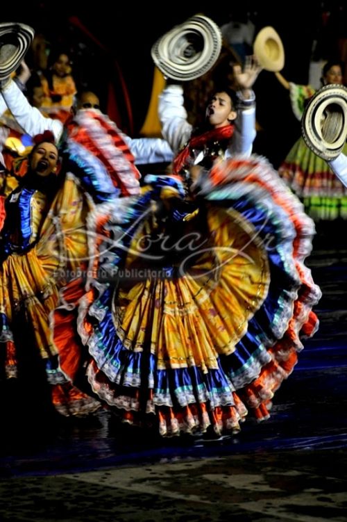 Fotografia de CARLOS LORA Jr - Galeria Fotografica: GENTE Y EVENTOS - Foto: 