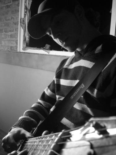 Fotografia de Clip Pictures ARG - Galeria Fotografica: Noche y guitarra - Foto: 