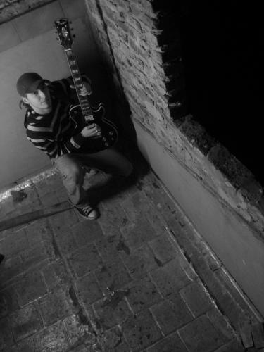 Fotografia de Clip Pictures ARG - Galeria Fotografica: Noche y guitarra - Foto: 