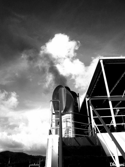 Fotografia de Dharani Clusa - Galeria Fotografica: Hacia lo perdido.... - Foto: chimenea