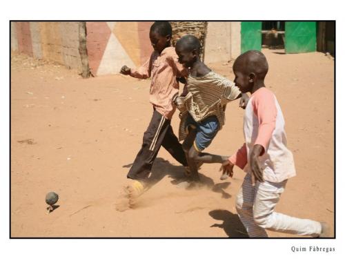 Fotografia de quim fotograf - Galeria Fotografica: Una visi�n de �frica - Foto: Esto si es una pelota