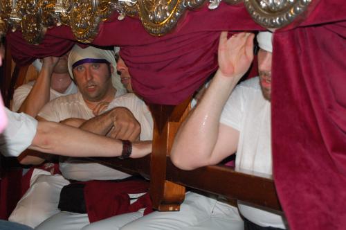 Fotografia de �ngeles - Galeria Fotografica: Semana Santa en Sevilla - Foto: descanso