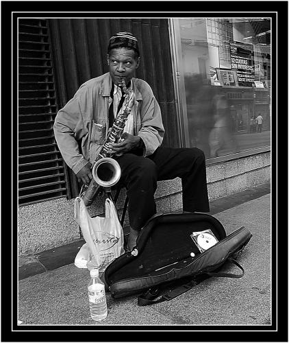 Fotografia de Jos� Luis Villaverde - Galeria Fotografica: Tras el ojo monocromo - Foto: El saxofonista