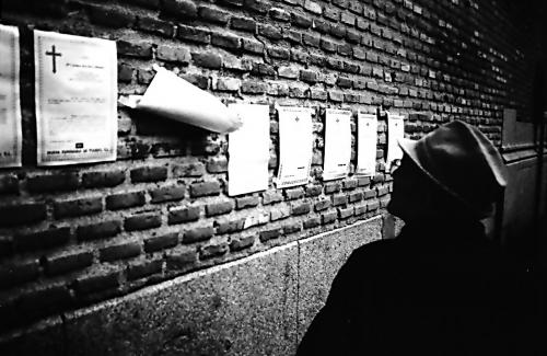 Fotografia de velarde - Galeria Fotografica: soledad...es...exposicion realizada en el centro cultural la paz de fuenlabrada 28-11-08 - Foto: esquelas																