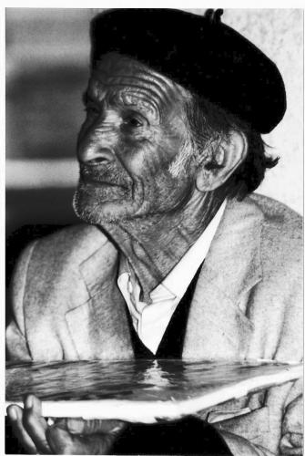 Fotografia de velarde - Galeria Fotografica: soledad...es...exposicion realizada en el centro cultural la paz de fuenlabrada 28-11-08 - Foto: campesino																