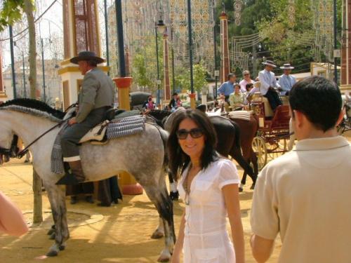 Fotografia de Fotogades - Galeria Fotografica: Feria de Jerez 2006 - Foto: Qu hace una chica como t....
