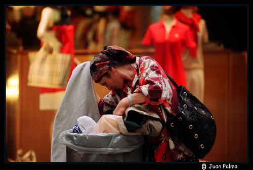 Fotografia de Juan Palma - Galeria Fotografica: Fotoperiodismo - Foto: De compras