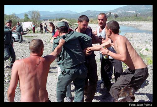 Fotografia de Juan Palma - Galeria Fotografica: Fotoperiodismo - Foto: Incidentes en fiesta del Dragon