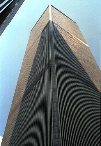 Fotografia de Jose Garcia - Galeria Fotografica: New York City - Foto: Las sombra de la gemela