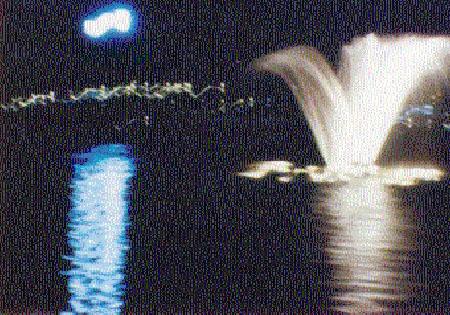 Fotografia de Buscador de Imagenes - Galeria Fotografica: Buscador de Imagenes - Foto: Luna y Pileta