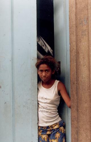 Fotografia de infinitatristeza - Galeria Fotografica: Recuento de desconexiones siderales - Foto: menina da rua