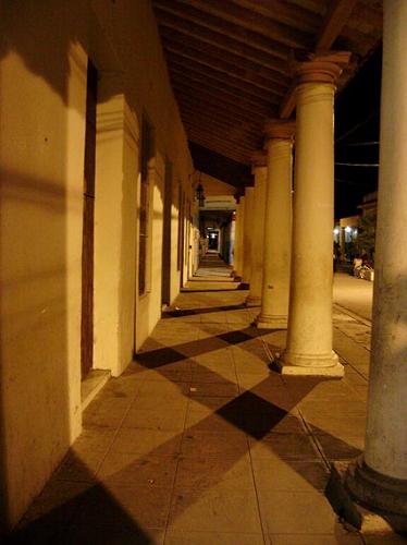 Fotografia de Gerardo - Galeria Fotografica: Joven ciudad de 178 aos - Foto: Noche de invierno, calle Jos Mart