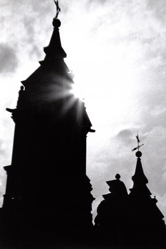 Fotografia de Jos Grande - Galeria Fotografica: Lineas madrileas - Foto: Entre el cielo y la tierra