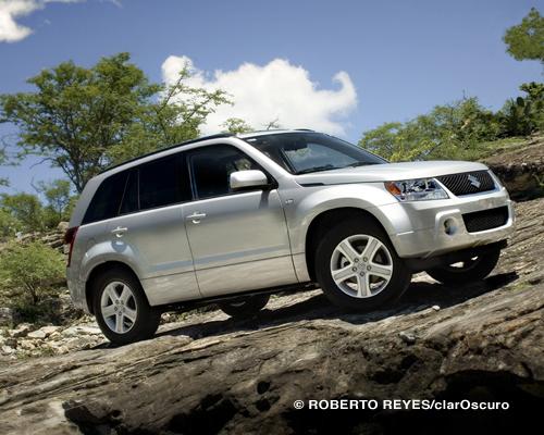 Fotografia de claroscuro - Galeria Fotografica: autos - Foto: Vitara desierto