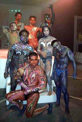 Fotografia de bjapix - Galeria Fotografica: los guapos - Foto: clothed in paint