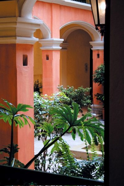 Fotografia de DISEO FOTO GRAFICO - Galeria Fotografica: HOTEL DE LA OPERA - Foto: Pasillos y arcos de la poca