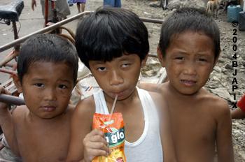 Fotografia de bjapix - Galeria Fotografica: HOPELESSNESS! - Foto: friends in proverty