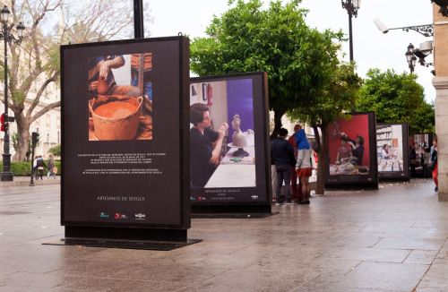 Fotografia de Claudio del Campo - Galeria Fotografica: Exposicion sobre artesanos de Sevilla - Foto: 