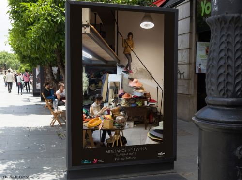 Fotografia de Claudio del Campo - Galeria Fotografica: Exposicion sobre artesanos de Sevilla - Foto: BUFFUNA HATS