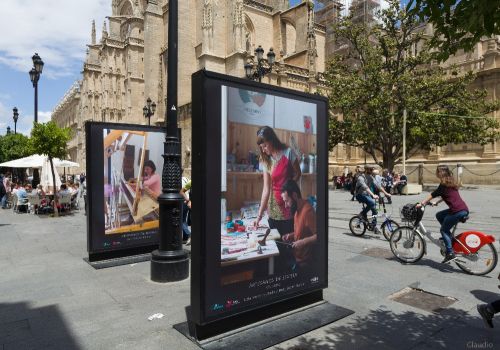 Fotografia de Claudio del Campo - Galeria Fotografica: Exposicion sobre artesanos de Sevilla - Foto: NELUMBO  