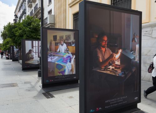 Fotografia de Claudio del Campo - Galeria Fotografica: Exposicion sobre artesanos de Sevilla - Foto: ESTUDIO CIENTO2