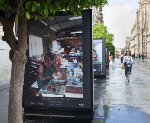 Fotografia de Claudio del Campo - Galeria Fotografica: Exposicion sobre artesanos de Sevilla - Foto: MOSAICOLIMBRA  