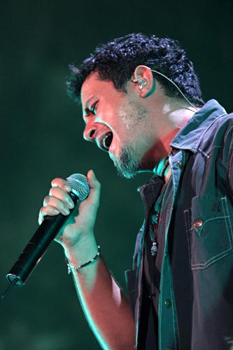 Fotografia de Sin Nombre - Galeria Fotografica: Conciertos Forum 2004 - Foto: Alejandro Sanz - Palau Sant Jordi