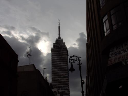 Fotografia de Juls - Galeria Fotografica: EDIFICIOS DE MEXICO - Foto: TORR LATINO EN UN BELLO ATARDECER