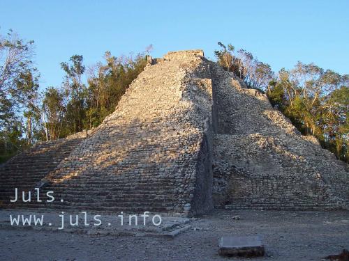 Fotografia de Juls - Galeria Fotografica: ARQUEOLOGIA MEXICANA - Foto: La gran piramide de Cob