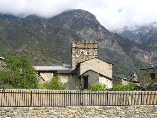 Fotografia de senderista. - Galeria Fotografica: naturaleza - Foto: Hermita y monasterio