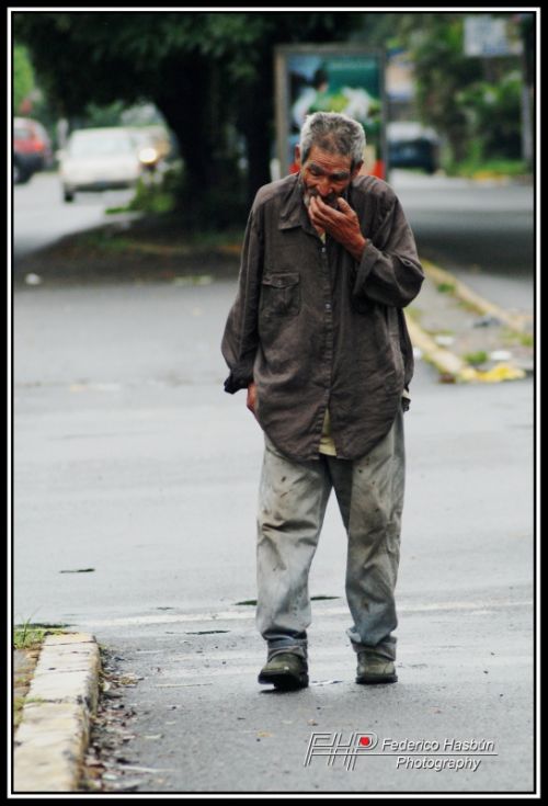 Fotografia de Federico Hasb�n Photography - Galeria Fotografica: �Dolor Urbano� Busquemos una soluci�n - Foto: 