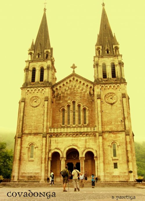 Fotografia de BEA PANTIGA - Galeria Fotografica: EN ASTURIAS - Foto: BASILICA DE COVADONGA