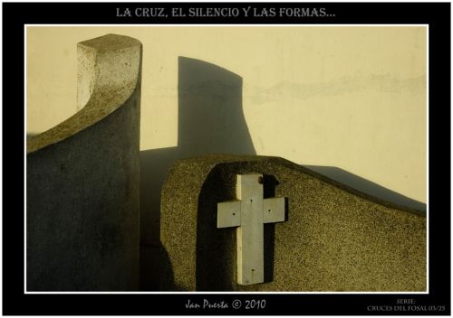 Fotografia de janpuerta - Galeria Fotografica: Cruces del fosal - Foto: Cruz, silencio y formas