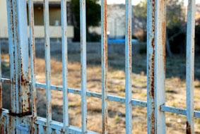 Fotografia de martagalis - Galeria Fotografica: Naturaleza Rural - Foto: Valla oxidada