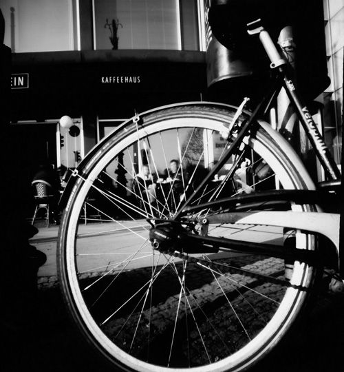 Fotografia de FOTOLATERAS - Galeria Fotografica: BERLIN. CIUDADES ENLATADAS - Foto: unter den linden