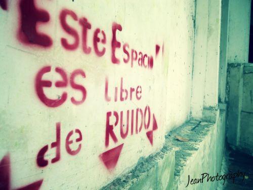 Fotografia de JeanPhotography - Galeria Fotografica: Algo De Mi Entorno  - Foto: una pelea con los de artes plasticas, les molesta 