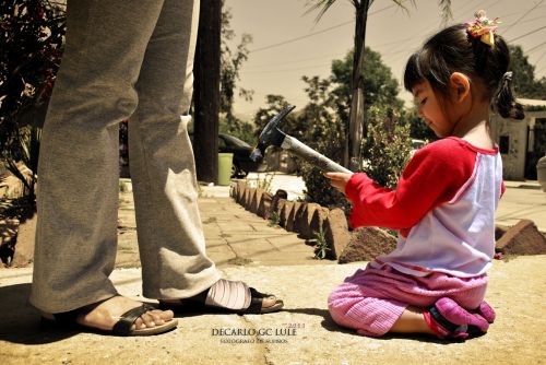 Fotografia de Fotgrafo de Sueos - Galeria Fotografica: A buen entendedor pocas palabras - Foto: Para un nino con un martillo todo es un clavo