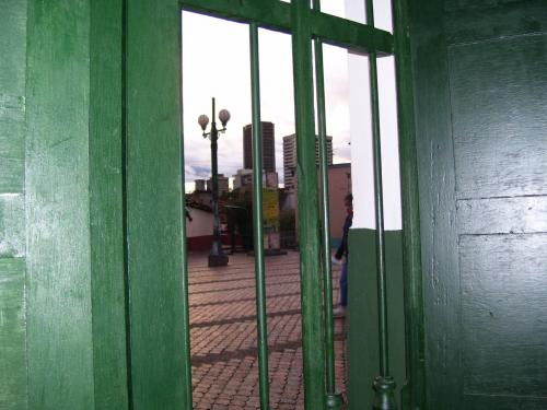 Fotografia de Pedro Alcantar - Galeria Fotografica: Desde la ventana - Foto: Lo viejo y lo nuevo