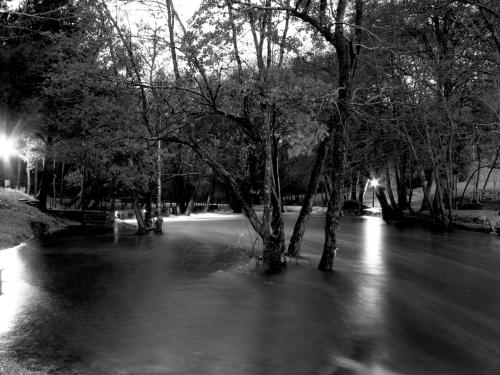 Fotografia de Mar Garcia - Galeria Fotografica: En la oscuridad de la noche - Foto: Cauce de un rio