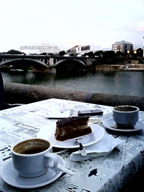 Fotografia de DIBADEL - Galeria Fotografica: De aqu y de all. - Foto: Cafe en Triana