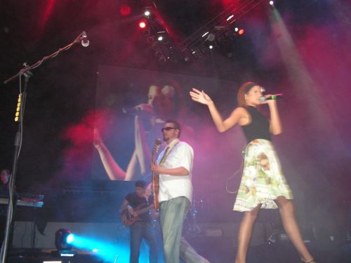 Fotografia de Luz y Sombra - Galeria Fotografica: Concierto La Quinta Estacin - Foto: 