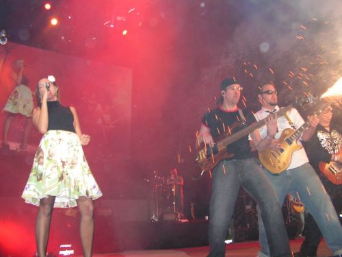 Fotografia de Luz y Sombra - Galeria Fotografica: Concierto La Quinta Estacin - Foto: 