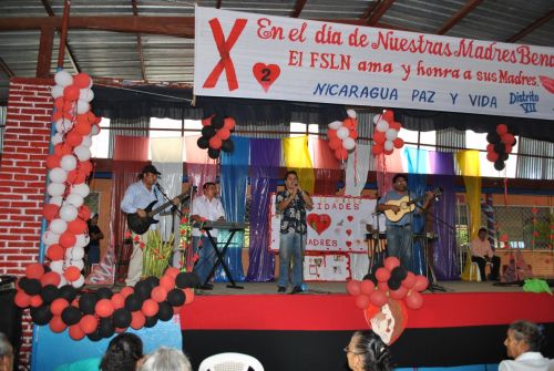 Fotografia de Ramon - Galeria Fotografica: celabracion del dia de las madres D7 - Foto: liderez