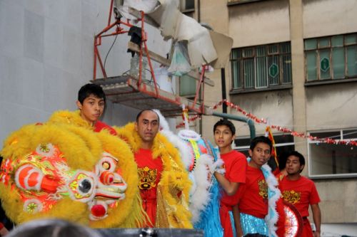 Fotografia de Guillermo Castillo Ramrez - Galeria Fotografica: Diversidad cultural, el ao nuevo chino en la ciudad de Mxico - Foto: Alineacin de danzantes