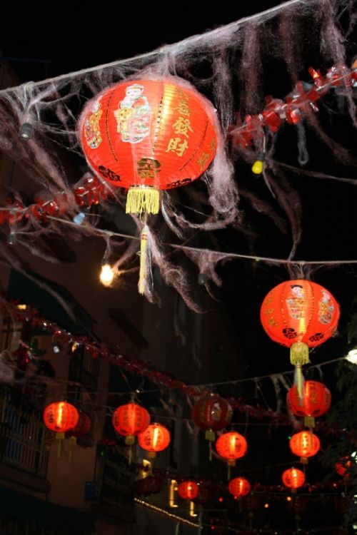 Fotografia de Guillermo Castillo Ramrez - Galeria Fotografica: Diversidad cultural, el ao nuevo chino en la ciudad de Mxico - Foto: Estelas despus de los festejos
