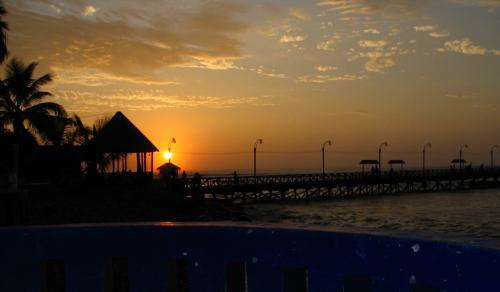 Fotografia de reyvas - Galeria Fotografica: playa - Foto: muelle de Huanchaco _Trujillo - Peru